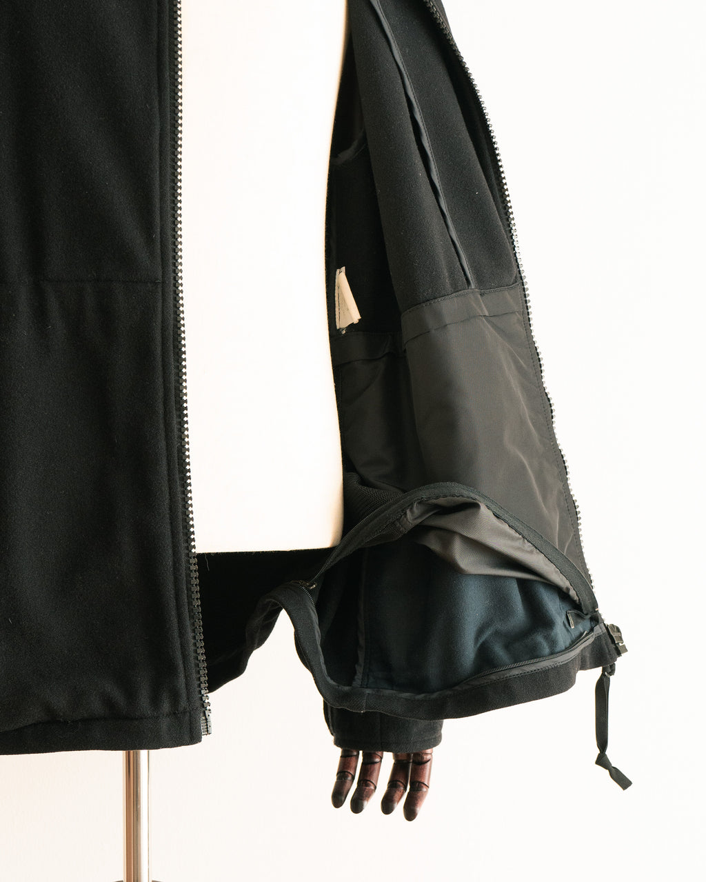 Urban Protection / Hooded Nylon Jacket