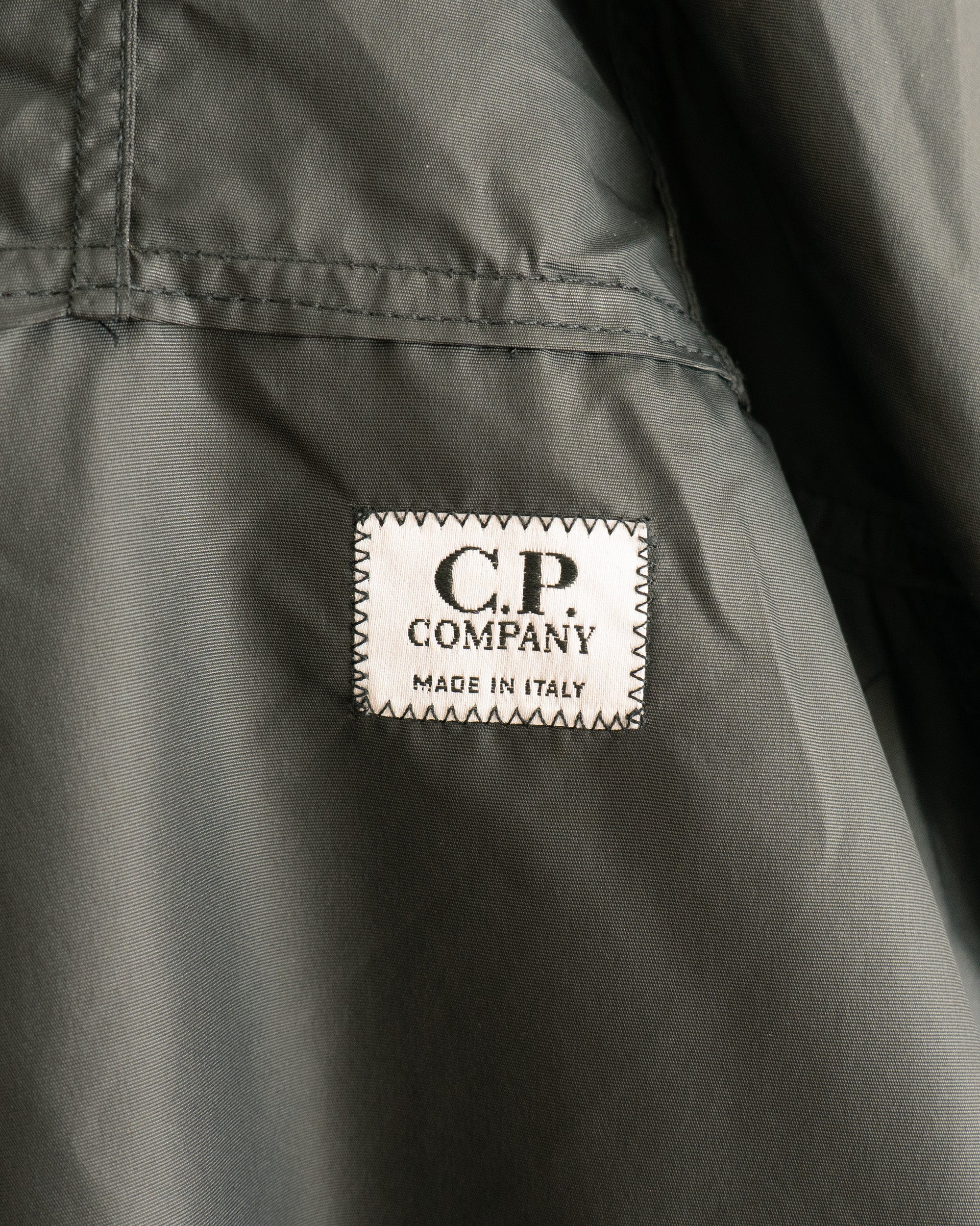 Urban Protection / Hooded Nylon Jacket