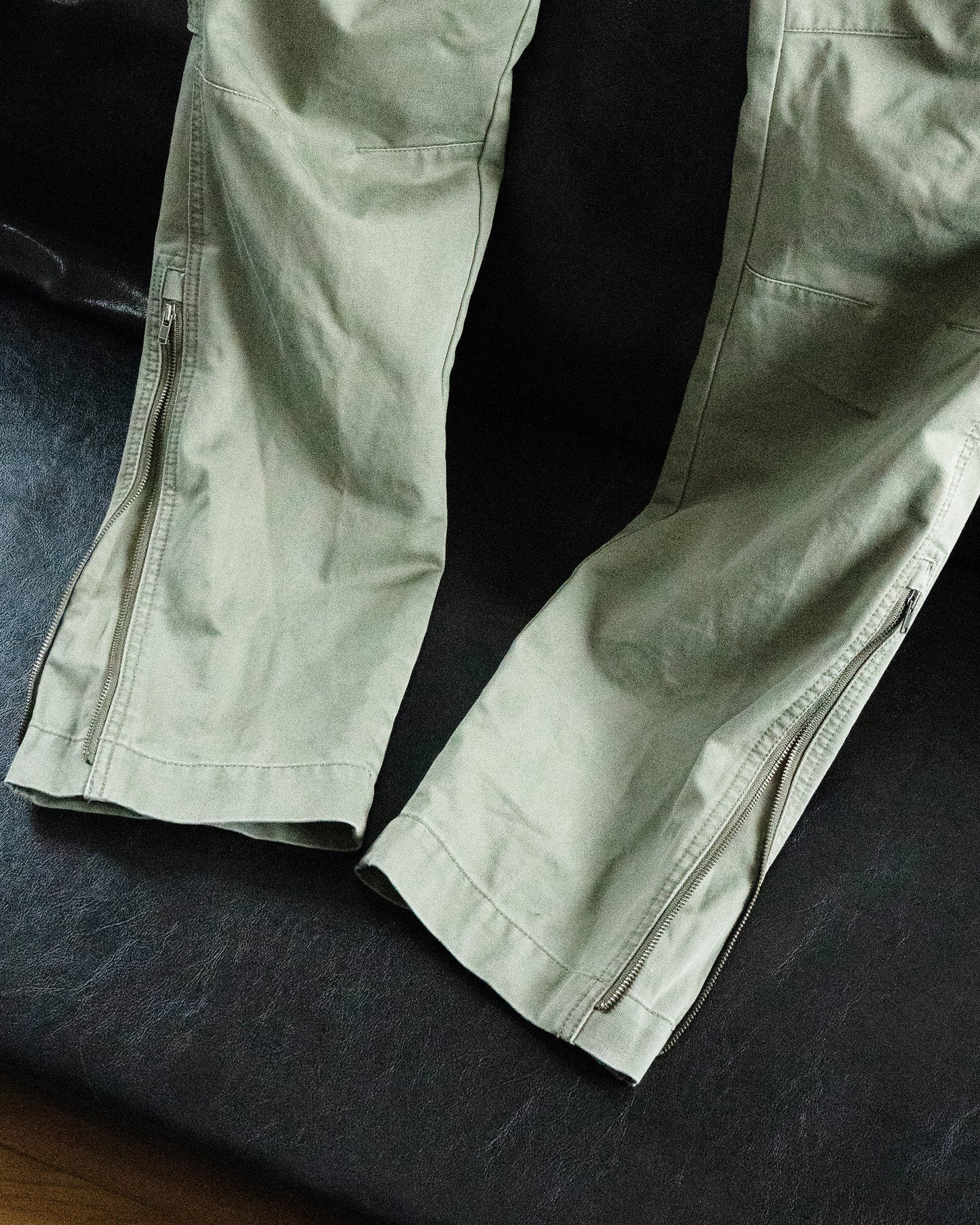 Arch Back Chino Pants