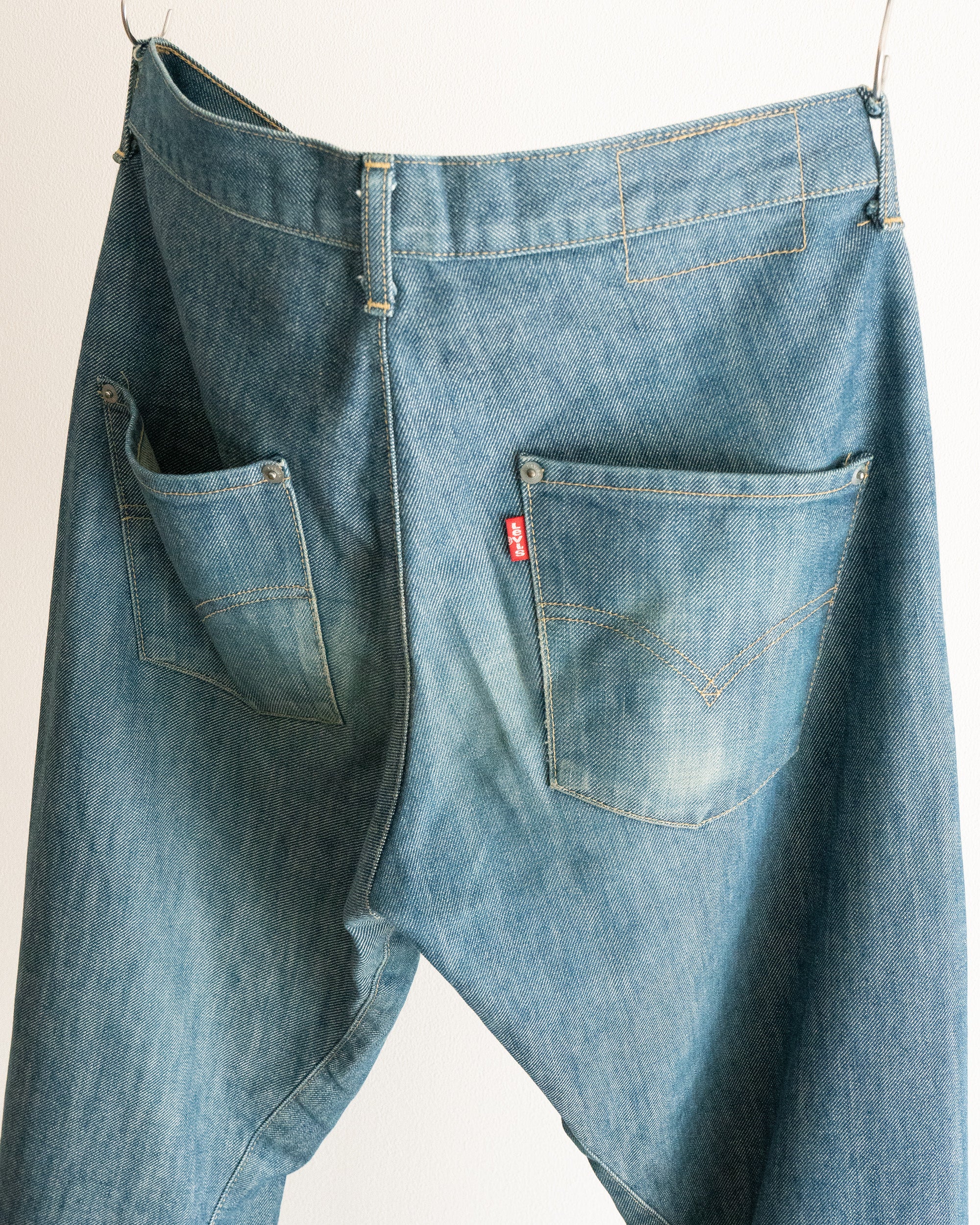 2000s Levi's ENGINEERED JEANS RELAXED W29 – PRIMARY SENSORY STORE