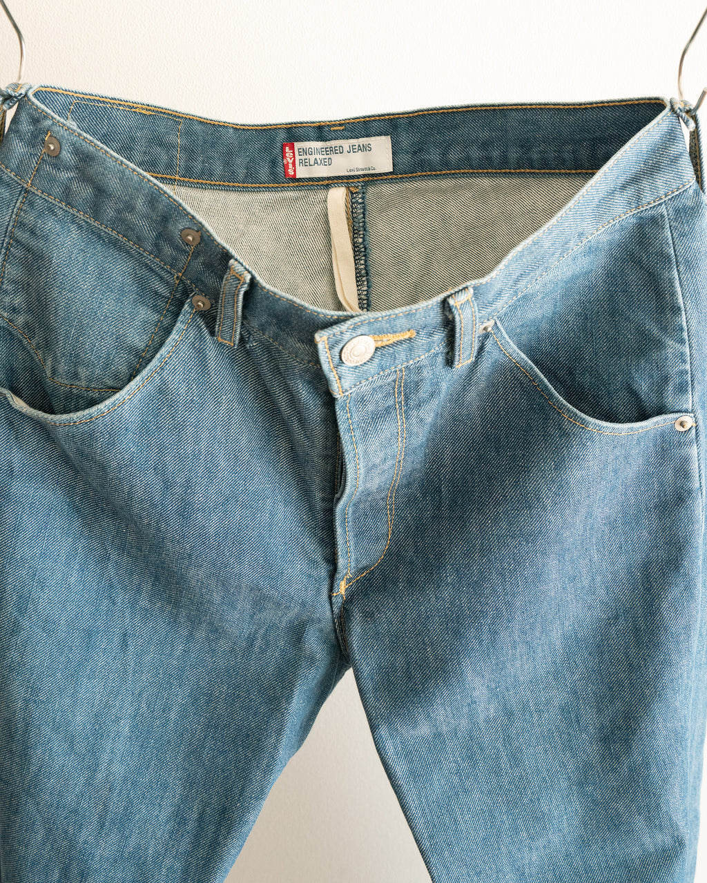 ENGINEERED JEANS RELAXED