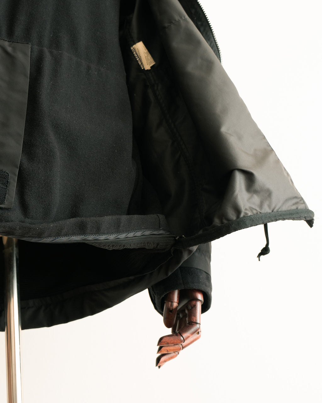 Urban Protection / Hooded Nylon Jacket