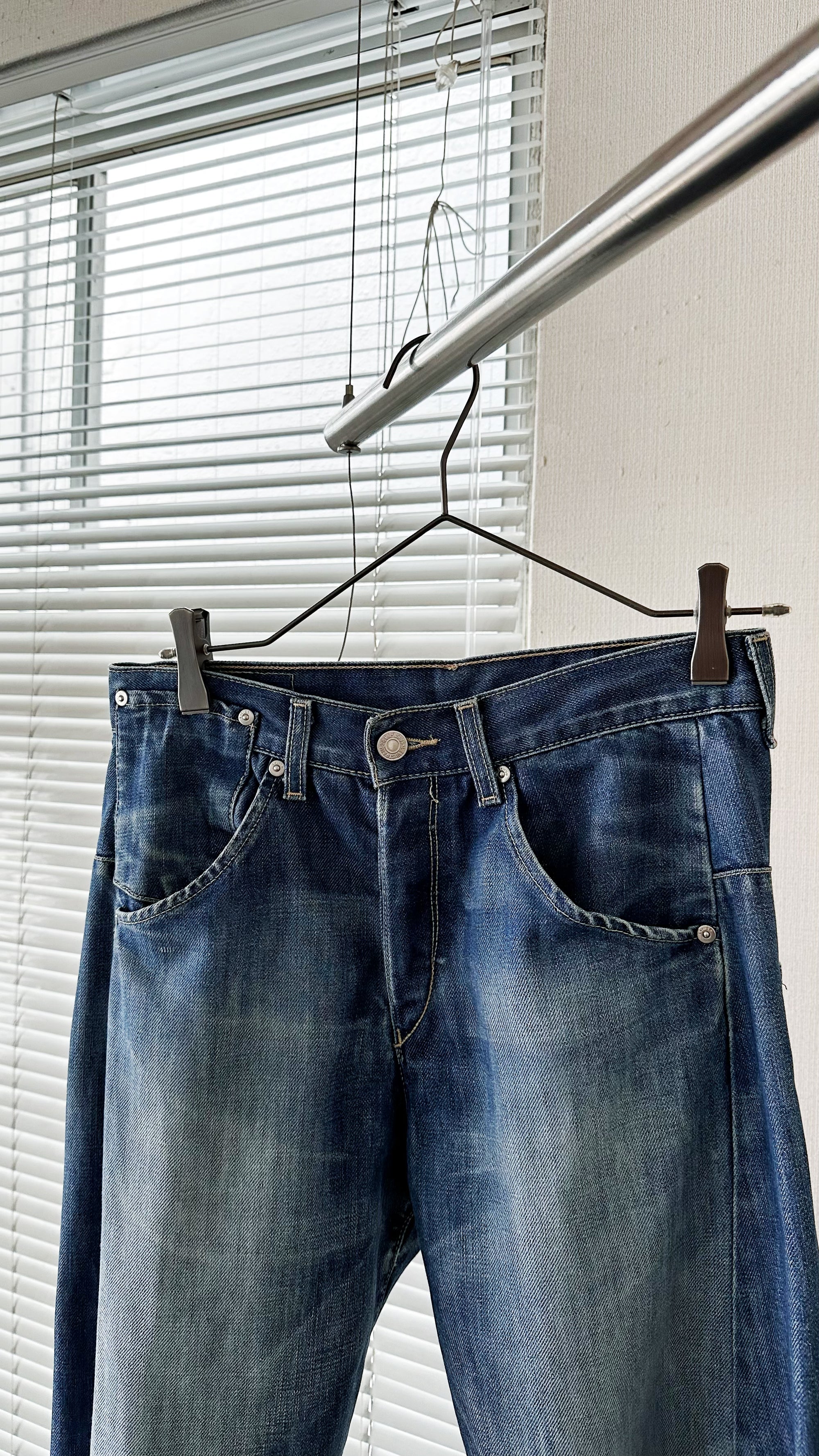 Euro Levi's Engineered Jeans